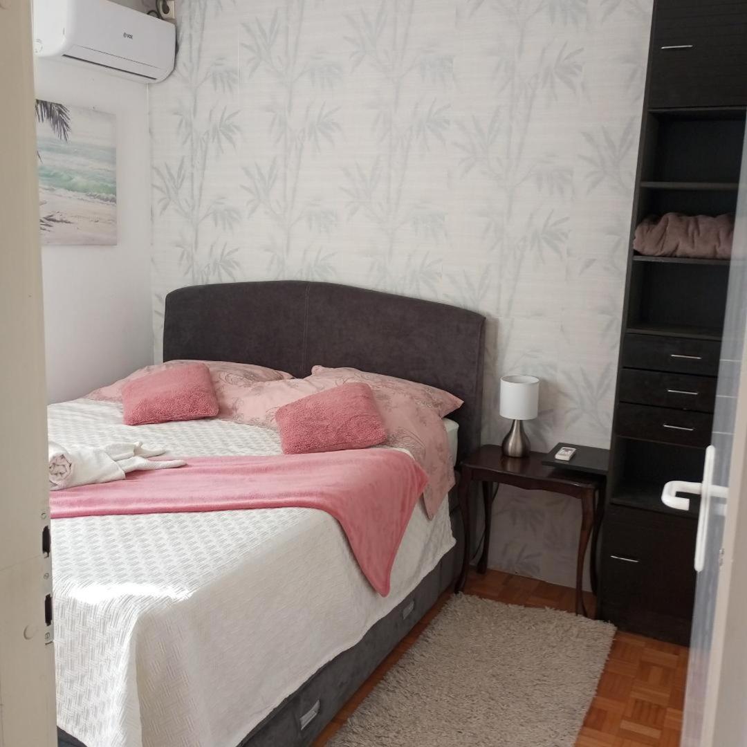 Apartment Mrc , Free Parking Bezanija Exterior photo